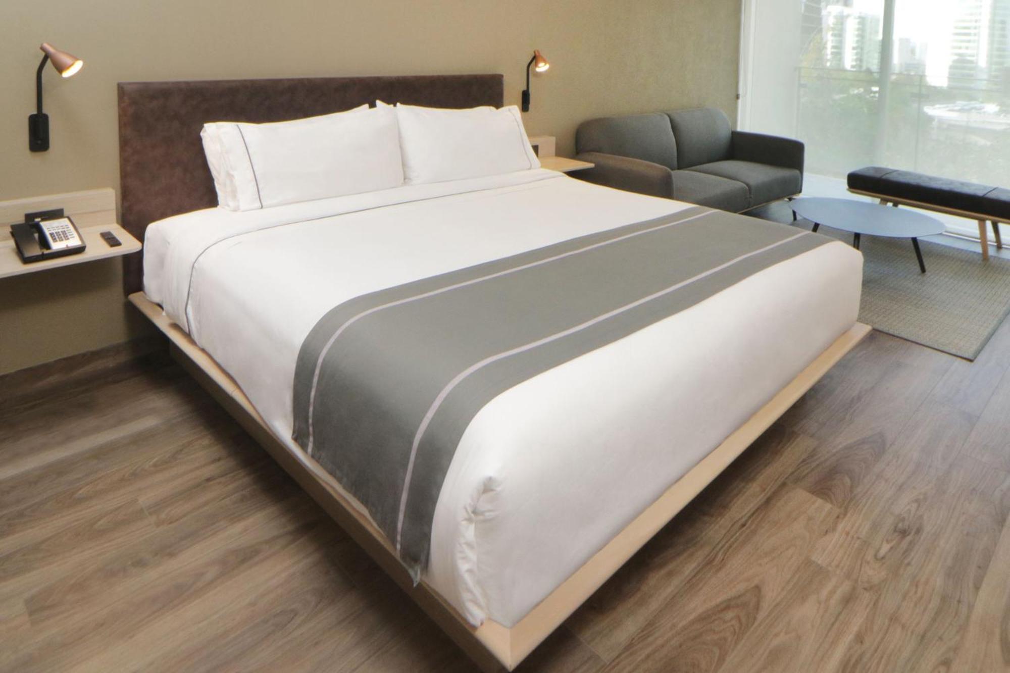 City Express Plus By Marriott Guadalajara Providencia 외부 사진