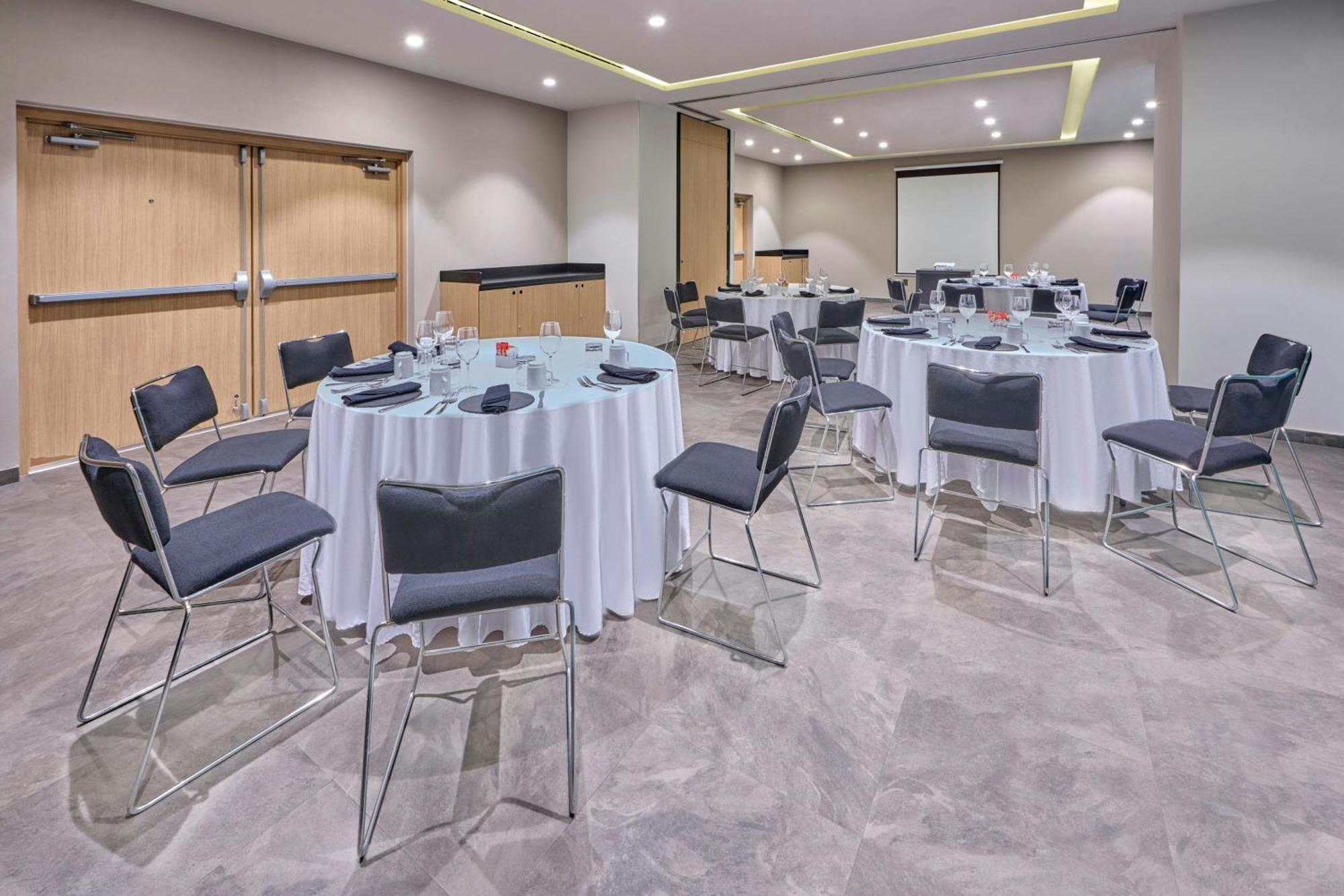 City Express Plus By Marriott Guadalajara Providencia 외부 사진